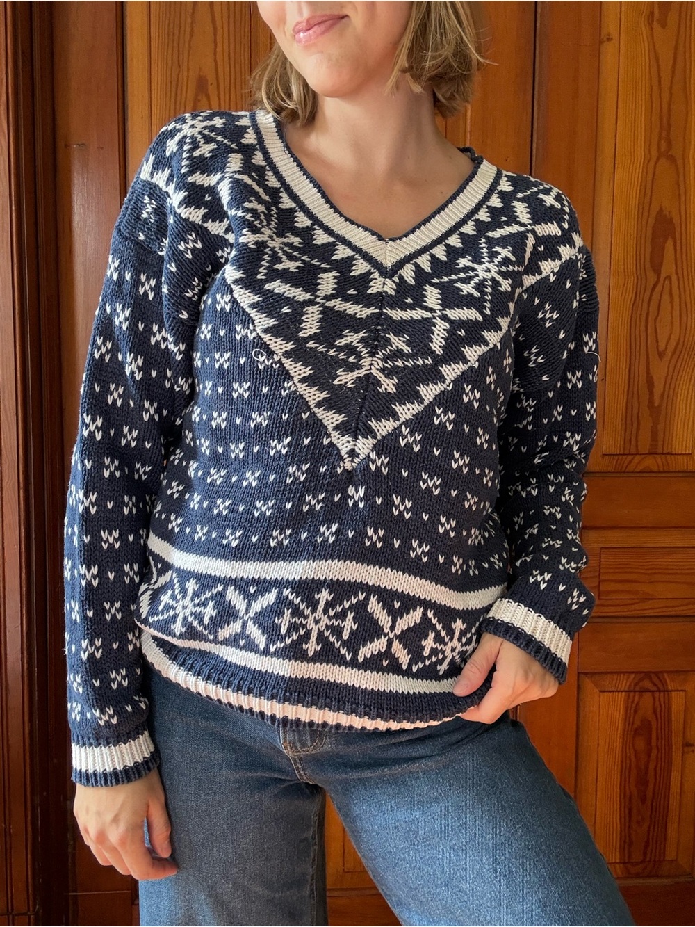 Classic V-Neck Fair Isle Sweater - Navy & White